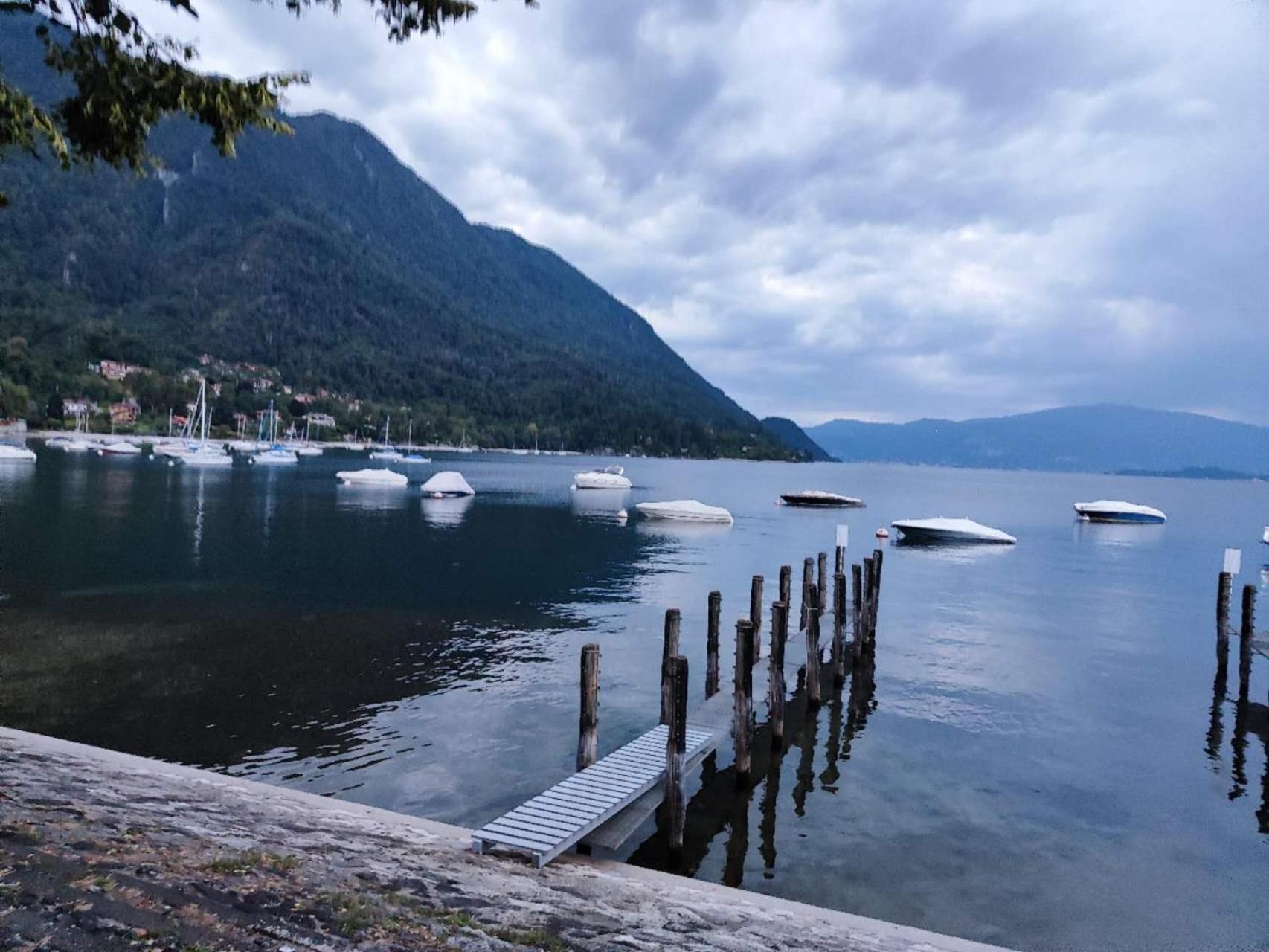 Natura Tra Bosco E Lago Castelveccana 外观 照片