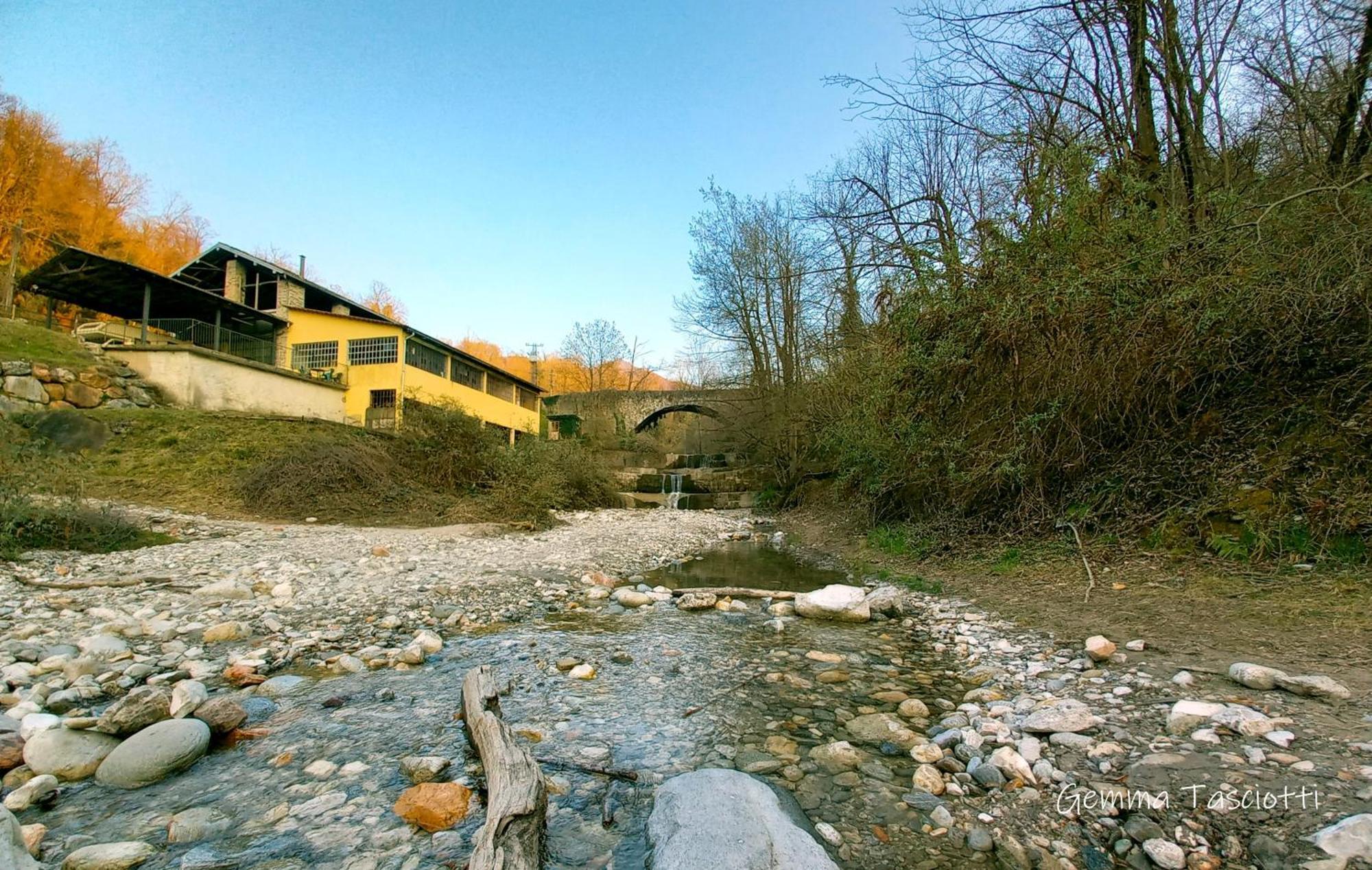 Natura Tra Bosco E Lago Castelveccana 外观 照片